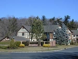Briarwood Entrance