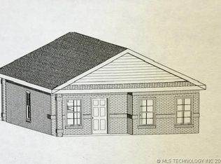 114 W Georgia St, Durant, OK 74701