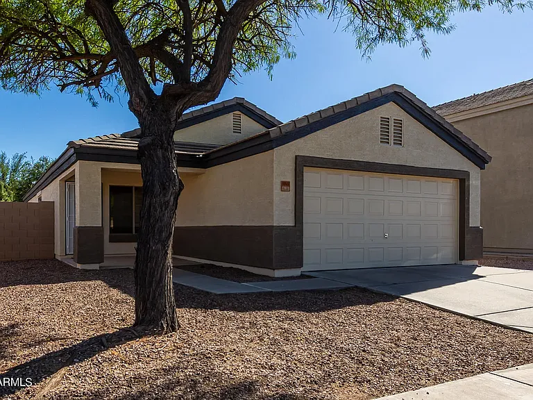 10523 E Calypso Ave — Photo 2