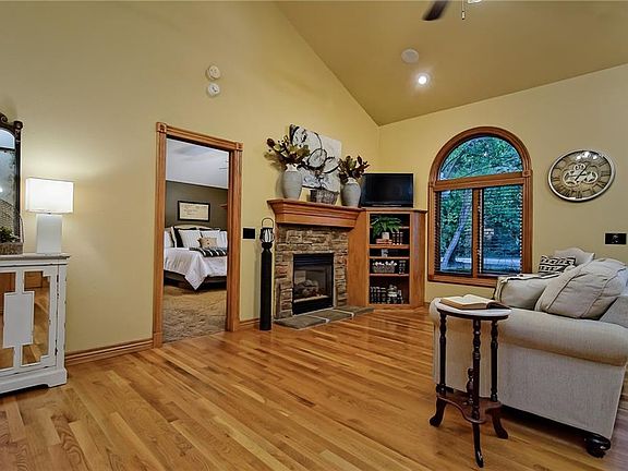 3rd image of 1620 Little Flock Dr