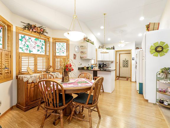 3rd image of 5113 Camden Rd