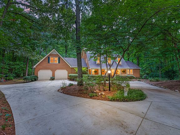 2nd image of 105 Dewberry Ct