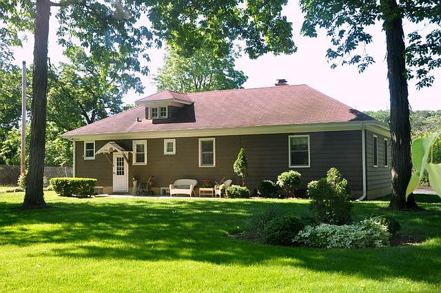 1st image of 35W225 Blackhawk Dr
