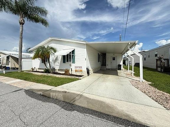 3rd image of 1415 Main St #32