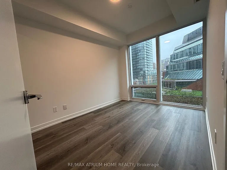 771 Yonge St #505 — Photo 10
