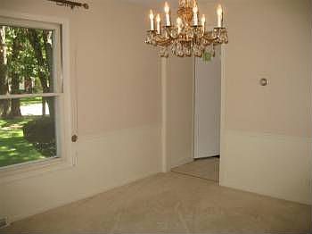 3rd image of 3536 Saratoga Ave