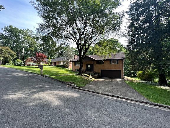2nd image of 113 McTaggart Dr