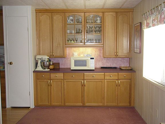 dining room-built in hutch