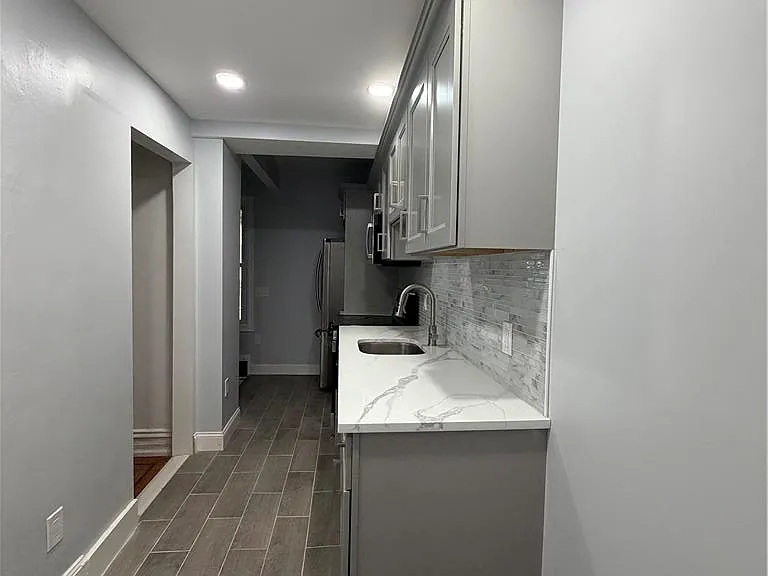 223 N 10th St #1 — Photo 10