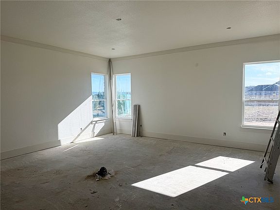 4th image of 1614 Hunt Dr