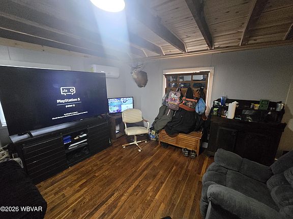 4th image of 387 Davidson Rd