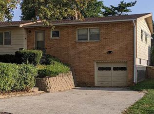 6157 Elm St, Omaha, NE 68106