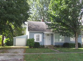 910 Wabash Ave, Carthage, IL 62321