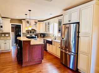 3 Willow Ave, Pequannock, NJ 07440