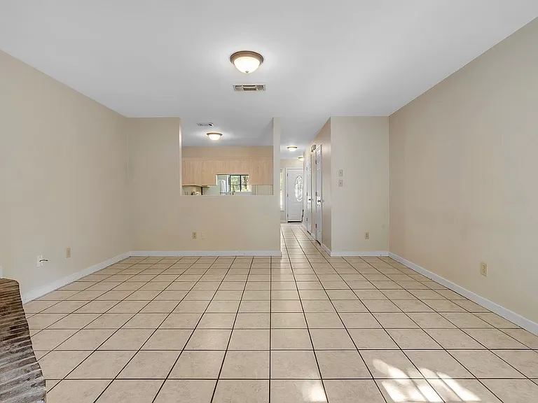 Wren Hollow Dr — Photo 13