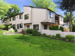 2505 Fox Ln, Poughkeepsie, NY 12603
