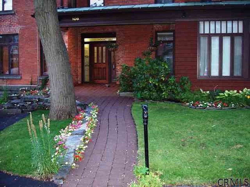 3rd image of 106, Unit 10 SPRING Street