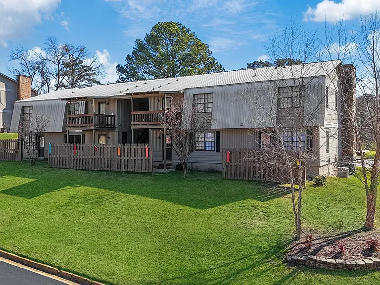 Ridge View Apartments — Photo 10