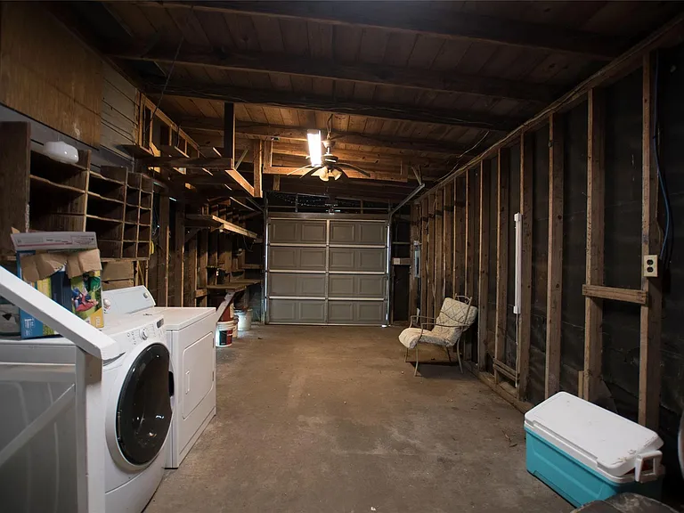 5910 Weber Ave — Photo 10