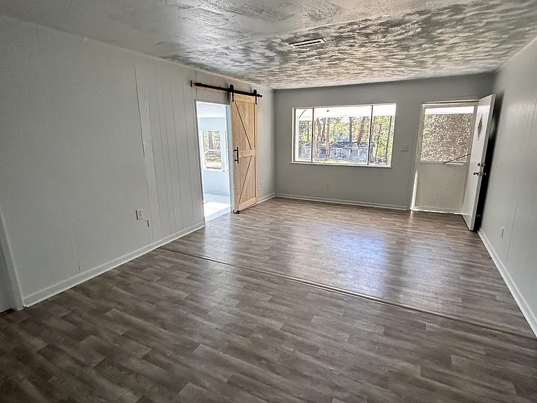 303 Kentucky Ave — Photo 12