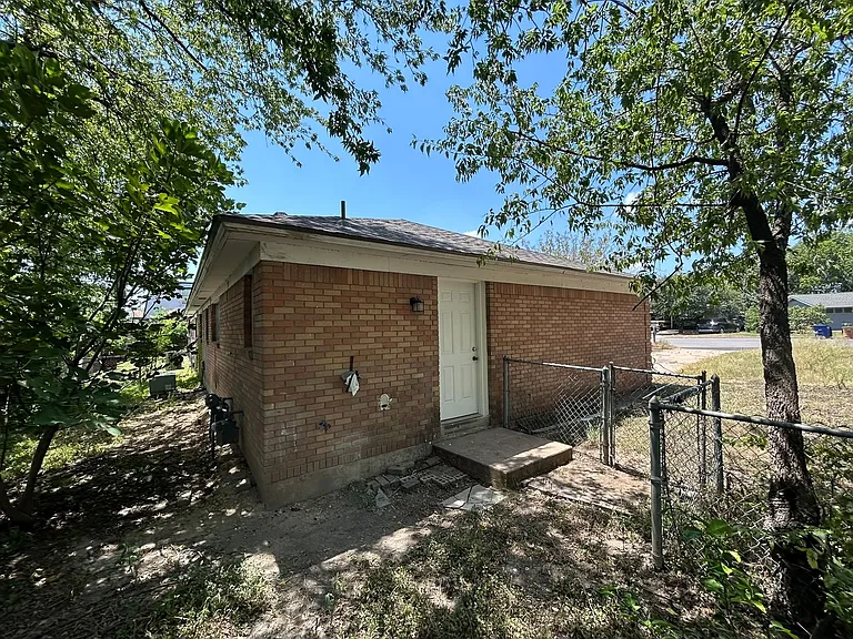 3601 Catalina Dr — Photo 14