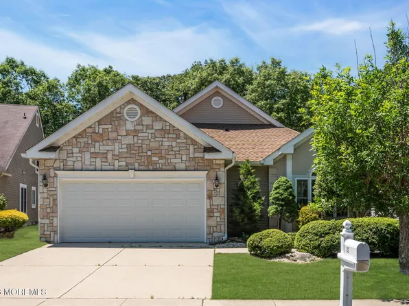 32 Shadow Creek Court, Jackson, NJ 08527