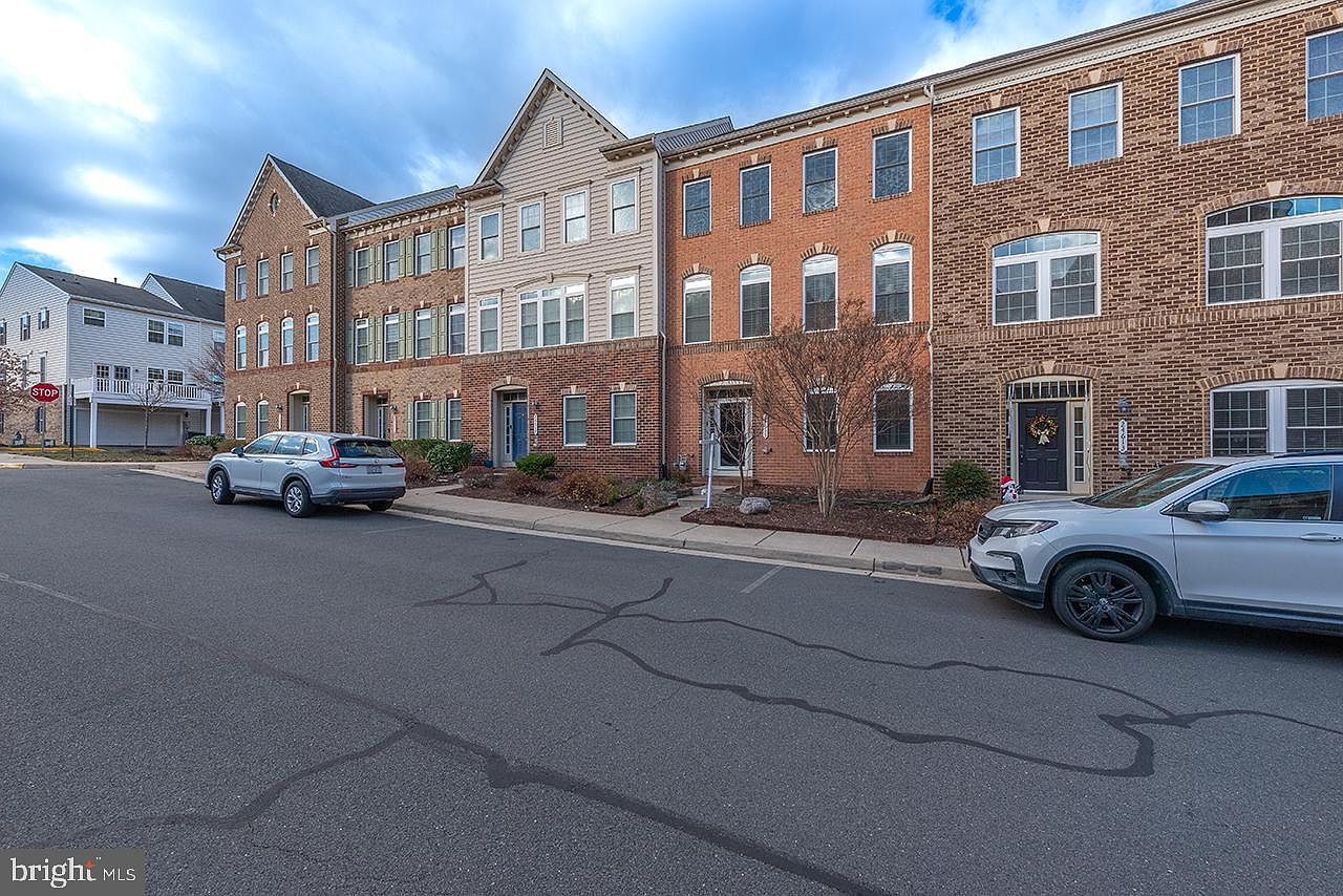 24615 Jenkins Leaf Ter, Sterling, VA 20166 | Zillow
