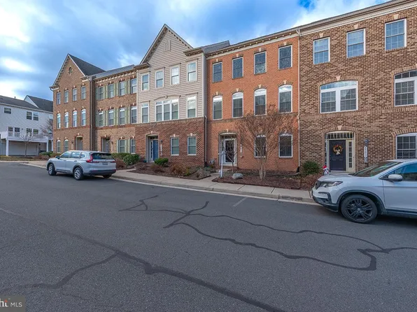 24615 Jenkins Leaf Ter, Sterling, VA 20166