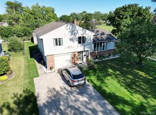 95 Cindy Dr, Williamsville, NY 14221