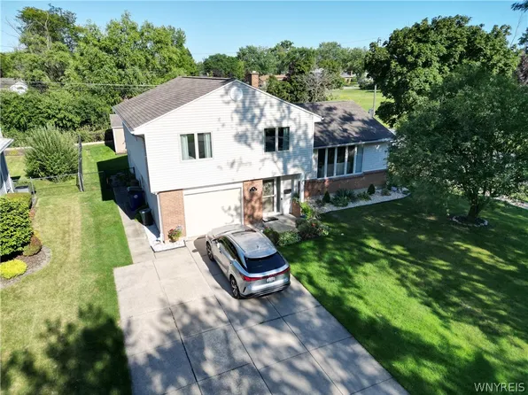 95 Cindy Dr, Williamsville, NY 14221