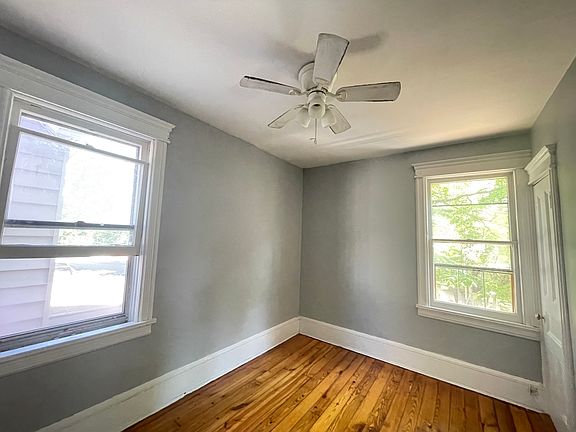 4th image of 188 Tremper Ave #2