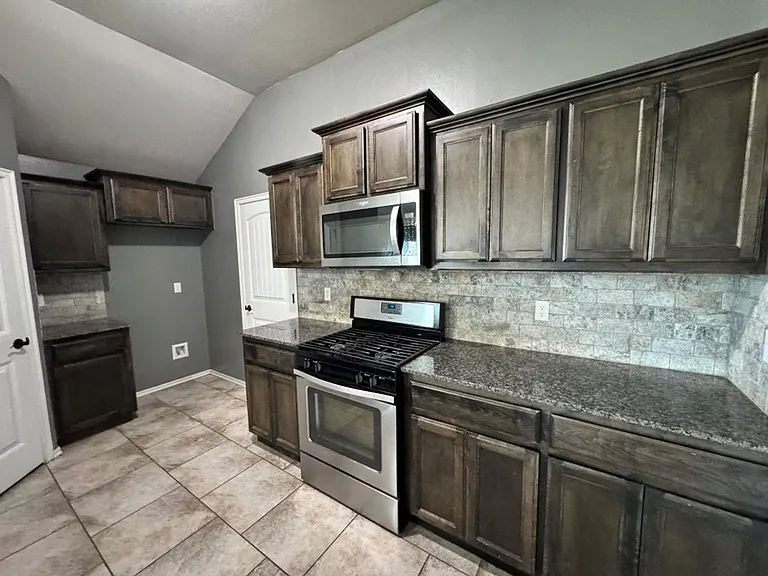 4725 Pyrope Ln — Photo 5