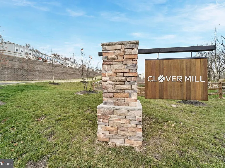 141 Four Leaf Dr — Photo 2