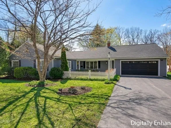 37 Westwood Rd, Shrewsbury, MA 01545