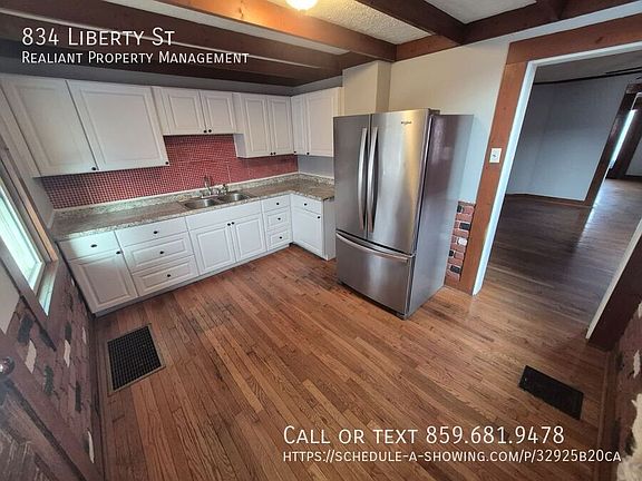 3rd image of 834 Liberty St