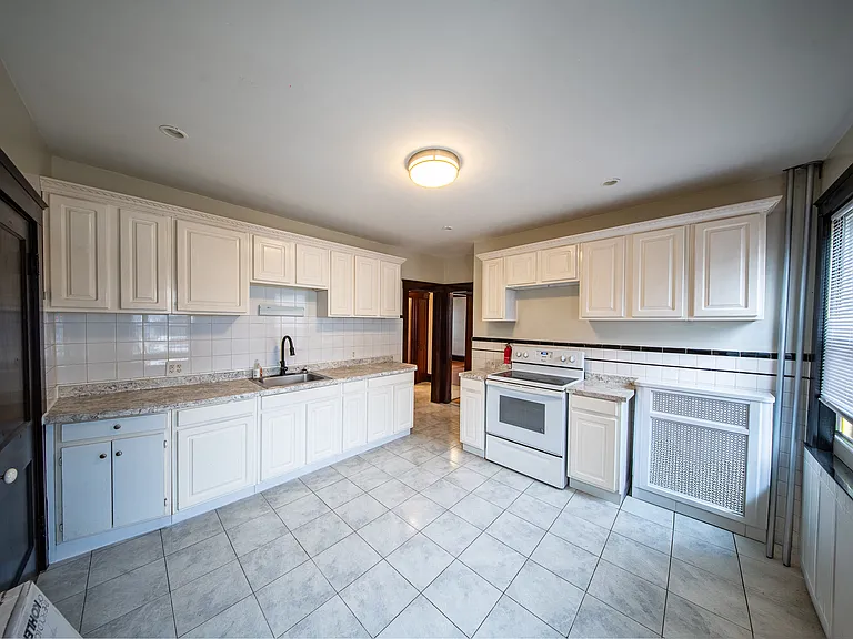 487-489 Medford St #1 — Photo 3