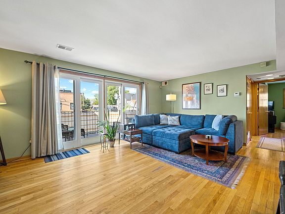 2nd image of 2112 W Armitage Ave APT 2N