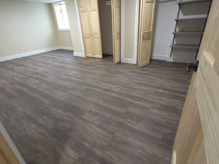 Large bedroom suite. 12x16