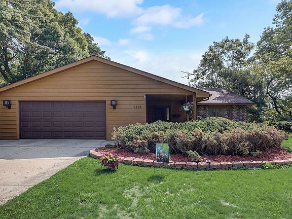 2nd image of 2115 Alta Vista Dr