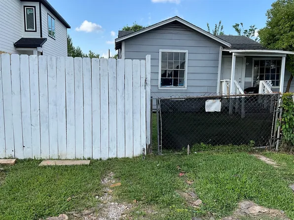 7957 Joy St, Houston, TX 77028