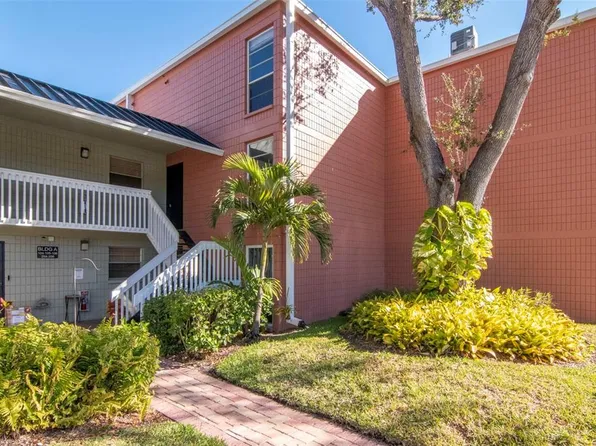 2424 W Tampa Bay Blvd #204, Tampa, FL 33607