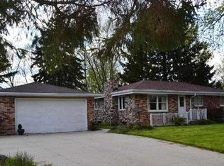 6831 S 111th St, Franklin, WI 53132