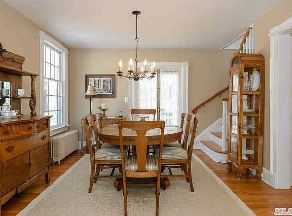 5th image of 32 Bay Dr W