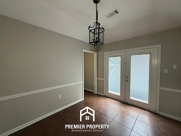 7205 Ransdorp Dr — Photo 5