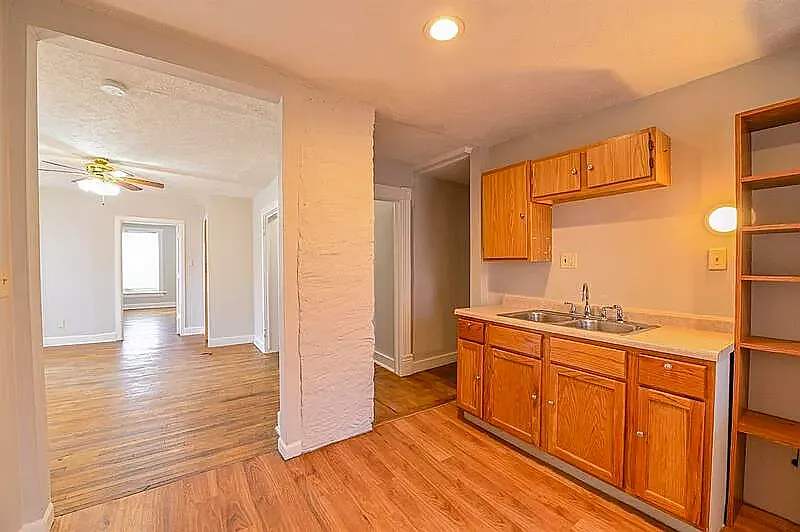 2 bed, 800 sqft, $950 — Photo 4