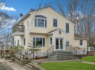 4 Harding Ter, Sag Harbor, NY 11963