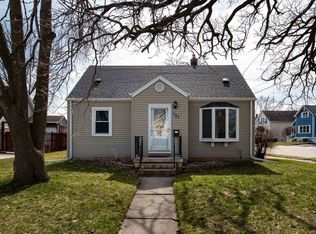 751 W 4th Ave, Oshkosh, WI 54902