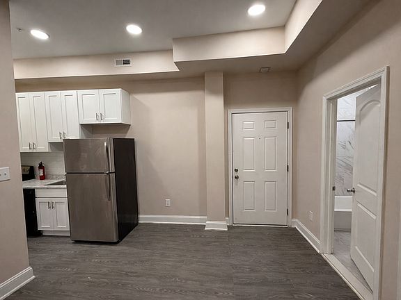 3rd image of 3120 16th St NW APT 15