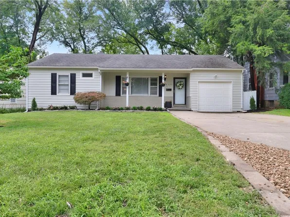 2225 W 74th St, Prairie Village, KS 66208