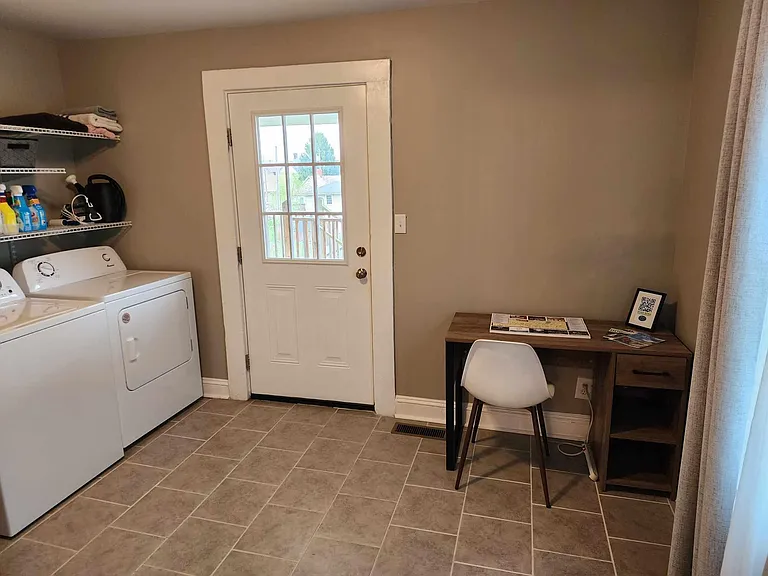 825 Wilson Ave — Photo 17
